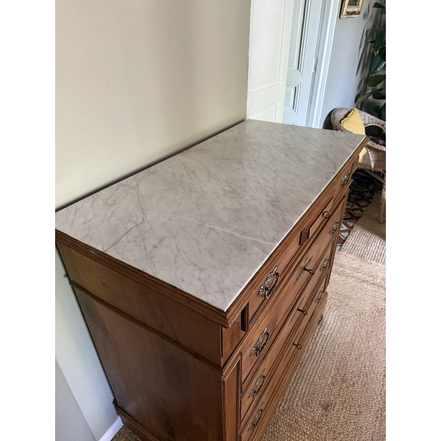 Wood Louis Philippe Commode in Walnut and White-Grey Marble, 19th Century For Sale - Image 7 of 18