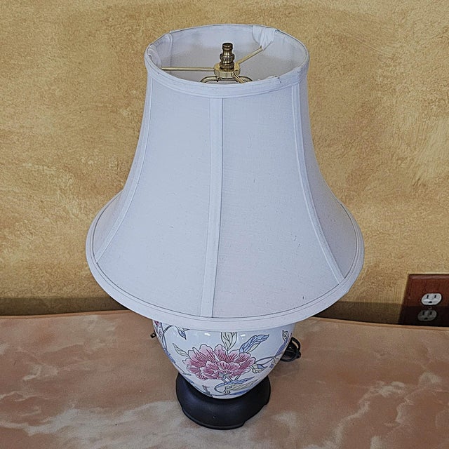 Vintage Chinoiserie Floral Porcelain Table Lamp With Hand-Painted Botanical Design For Sale - Image 4 of 18