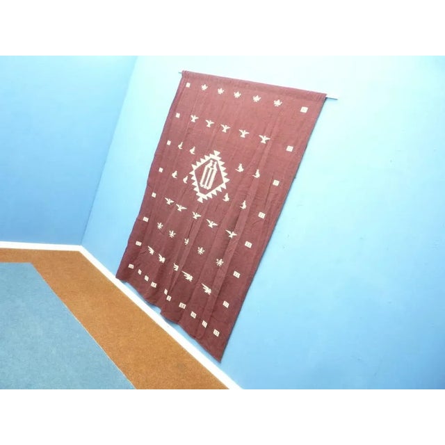 Decorative wall hanging from the sixties. Simple design and in very good original condition. The wall hanging is clean and...