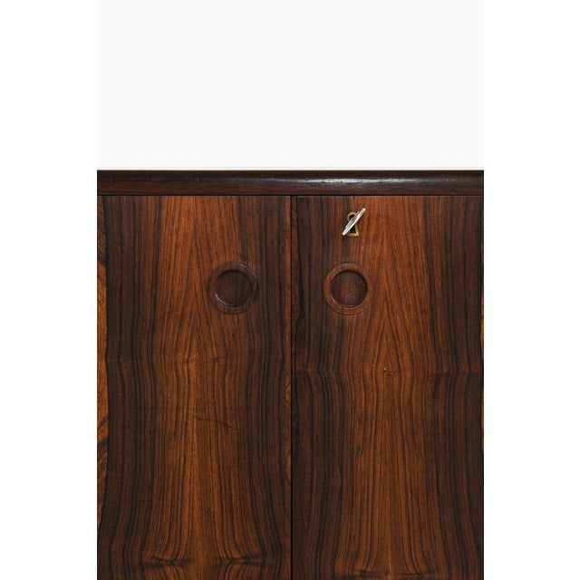 Bar Cabinet in Rosewood, Formica and Steel on Wheels attributed to Illum Wikkelsø, 1960s For Sale - Image 4 of 9
