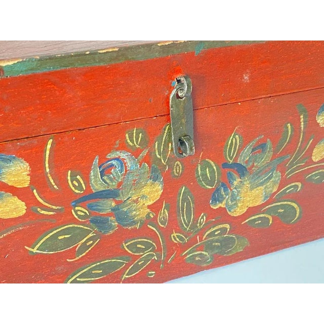 This large box is a jewelry box or a decorative box. It was made in the 19th century, in England, Period. Its lid is made...