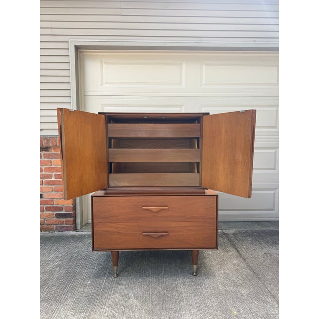 Mid-Century Modern Mid Century Modern Gentleman’s Chest For Sale - Image 3 of 12