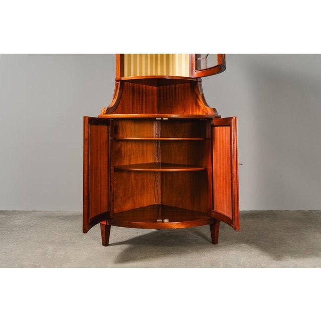 Late 20th Century English Corner Display Cabinet For Sale - Image 13 of 18