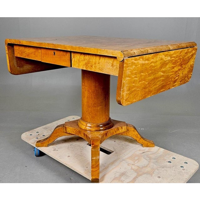 Swedish Biedermeier Drop-Leaf Pedestal Table in Golden Birch, 1890s For Sale - Image 5 of 6