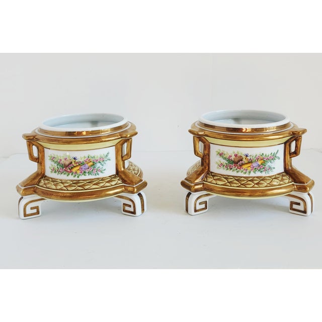 Chelsea House Porcelain Cachepots - A Pair For Sale In New York - Image 6 of 12