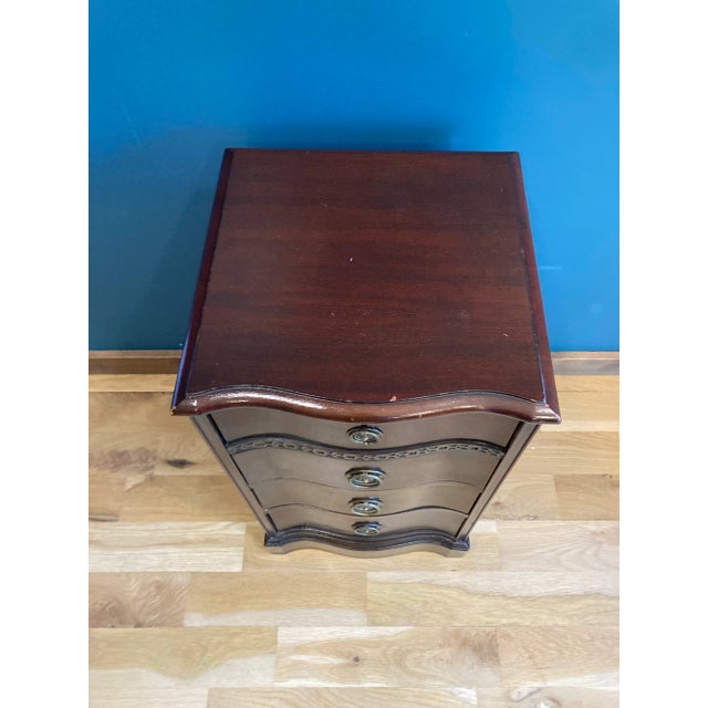 Wood 1930's Sligh Furniture Mahogany 4-Drawer Nightstand For Sale - Image 7 of 11