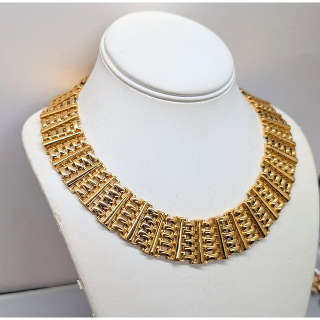 Vintage Signed Napier Goldtone Interlocking Link Wide Collar Necklace For Sale - Image 9 of 10