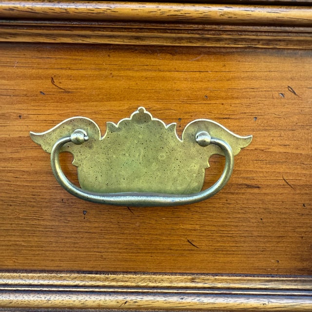 Vintage Drexel American Treasury Collection Rustic Traditional Maple & Pine 7 Drawer Lowboy Double Dresser For Sale - Image 14 of 17