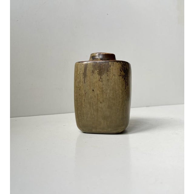 Brown Vintage Stoneware Vase in Brown Glazes by Valdemar Petersen for Bing & Grondahl, 1960s For Sale - Image 8 of 11