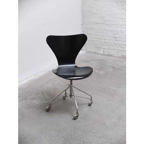 1st Edition 3117 Swivel Desk Chair by Arne Jacobsen for Fritz Hansen, 1955 For Sale - Image 14 of 17