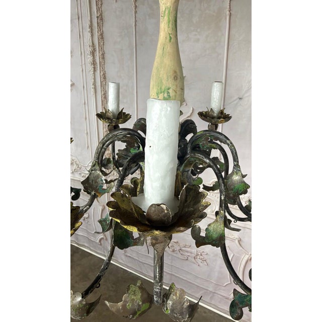Italian Tole 10-Lights Florentine Chandelier With Original Polychrome Patina For Sale - Image 11 of 16