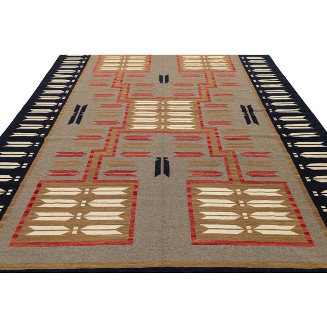 Hand-Knotted Modern Navajo Style Grey Wool Rug - Geometric Arrow Motif - 9x12 For Sale In New York - Image 6 of 11