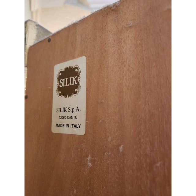 Late 20th Century Silik Italian Hand-Carved Gilt Display Cabinet / Curio | Gold Leaf | Made in Italy For Sale - Image 12 of 16