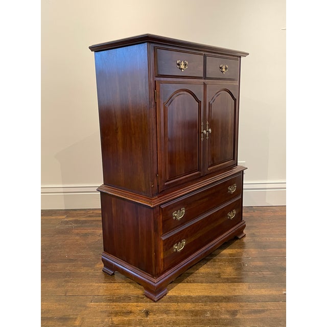 1980s Traditional Cherry Tall Dresser/High Boy For Sale - Image 5 of 10