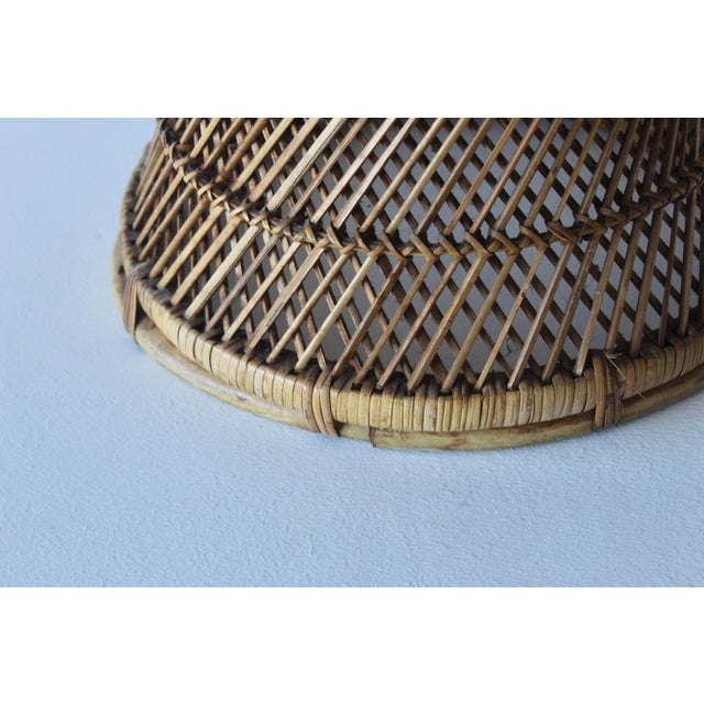 1970s Ficks Reed Style Bohemian Round Handwoven Rattan Wicker Drum Side Drink Table For Sale - Image 10 of 15
