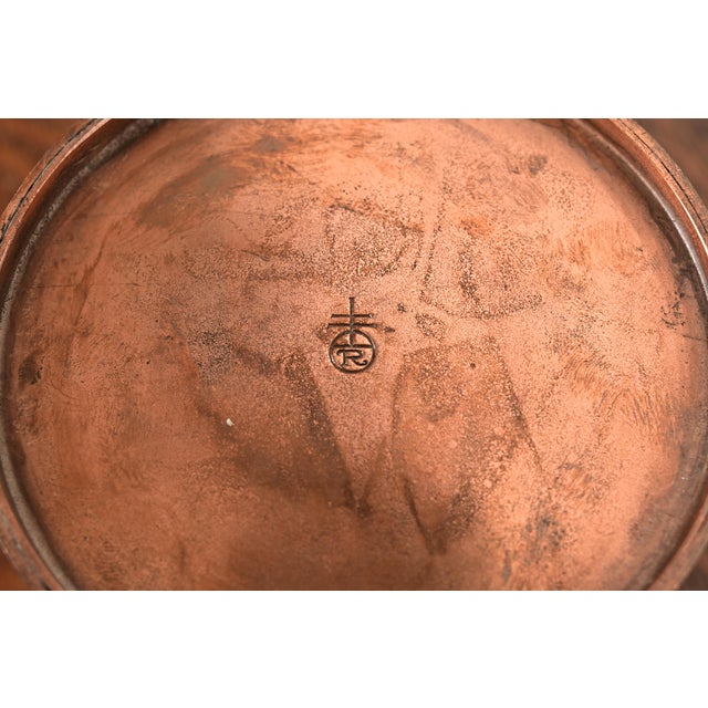 Roycroft Arts & Crafts Trefoil Hammered Copper Humidor, Circa 1920s For Sale - Image 12 of 14