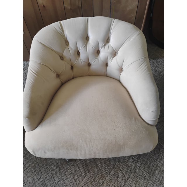 Animal Skin 1970s Ward Bennett in the Manner Of, Pair of Tufted Swivel MCM Chairs For Sale - Image 7 of 10