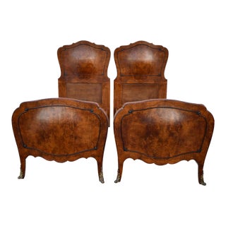 Antique Pair of Italian Bombe' Shaped Burl Olive Wood Twin Beds For Sale