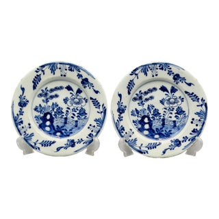18th-Century Delft Chinoiserie Plates,. A Pair For Sale