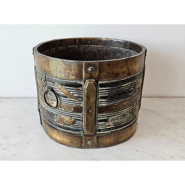 Early 19th Century British Colonial India Brass-Mounted Wood Bucket For Sale - Image 4 of 13