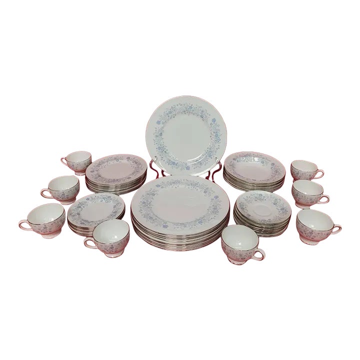 Mid 20th Century Wedgwood Belle Fleur Bone China Dinnerware Set