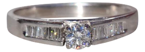 The Glascott: Ladies Platinum 0.20 CT Diamond Engagement Ring