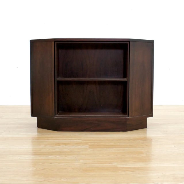 Wood 1960s Danish Modern Revolving Corner Bar in Rosewood by Vildbjerg Mobelfabrik For Sale - Image 7 of 9