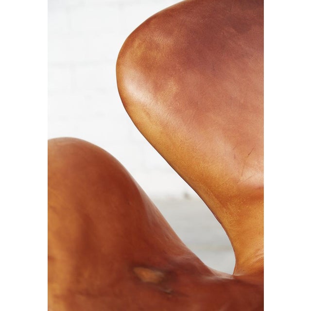 Swan Chair by Arne Jacobsen for Fritz Hansen, 2001 For Sale - Image 16 of 18