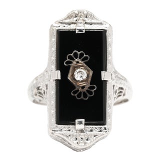 Vintage Black Onyx & Diamond Filigree Ring, 14k White Gold, Ring Size 5 For Sale