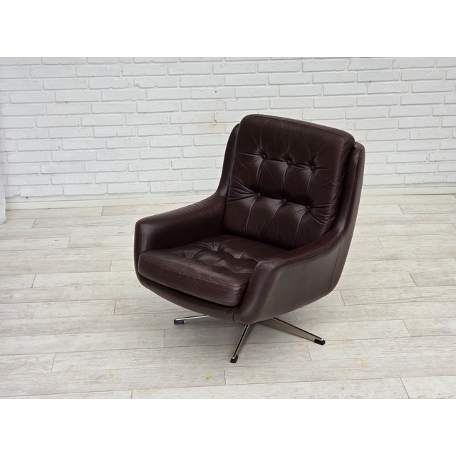 Brown Swivel Lounge Chairs with Ottoman in Leather, 1970s, Set of 3 For Sale - Image 8 of 18