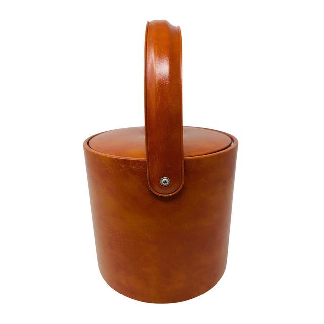 Vintage Georges Briard Ice Bucket | Burnt Orange Cinnamon Faux Leather Vinyl Signed MCM Bar Decor | Wooden Knob Lid For Sale In Tampa - Image 6 of 14