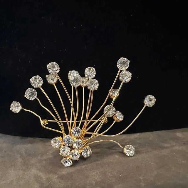 Metal 1970s Dazzling Costume Jewelry Floral Italian Brooch by 6 Donna For Sale - Image 7 of 11