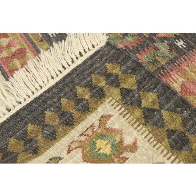 Late 20th Century Vintage Persian Kilim Rug - 05'04 X 08'02 For Sale - Image 5 of 8