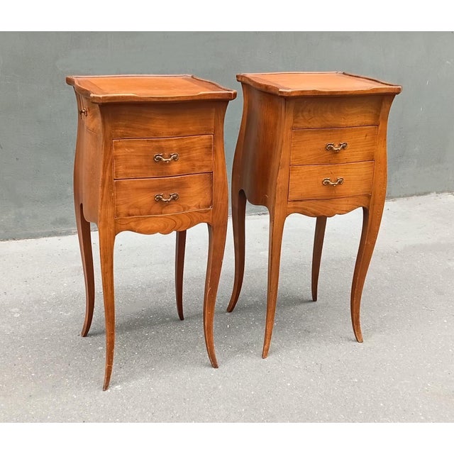 1950s 1950s Set of Two French Louis XV Style Nightstands. For Sale - Image 5 of 12