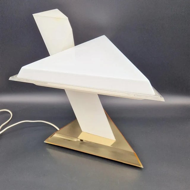 1970s Italian Table Lamp in Opal Acrylic Glass by Nina Ricci, 1970s For Sale - Image 5 of 8