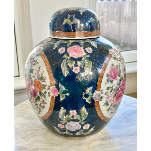 Chinoiserie Blue Floral Chinese Export Lidded Jar For Sale - Image 3 of 9