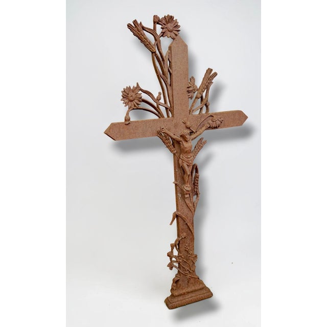 Antique Cast Iron Christ Cross with Wheat Sheaves and Floral Decoration, 1915 For Sale - Image 3 of 3