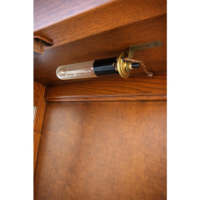 Vintage Harbor House Solid Oak Lighted Curio Cabinet With Glass Sides – Model 9630 – Adjustable Shelves For Sale In Los Angeles - Image 6 of 12