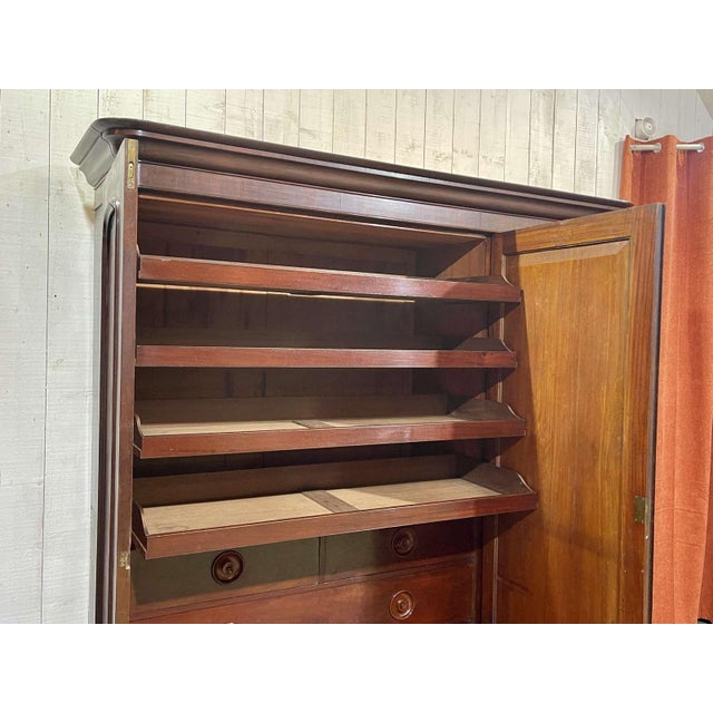 antique Victorian English Wardrobe in Mahogany, 1800s For Sale - Image 17 of 18