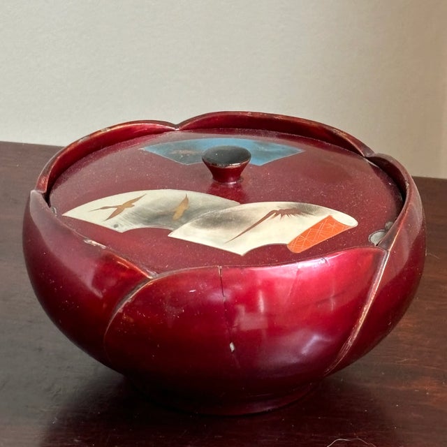 Mid-20th Century Japanese Lacquerware Lidded Box For Sale - Image 9 of 12