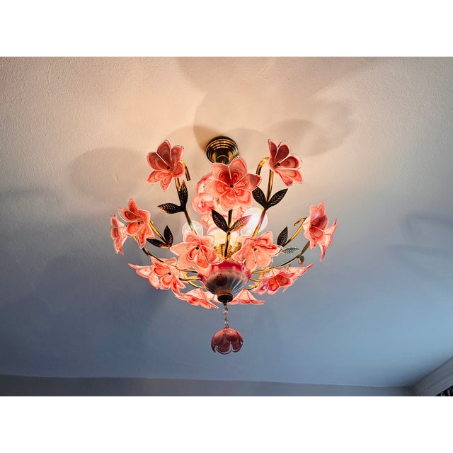 1980s 1980s Italian Pink Murano Style Glass Floral Chandelier – Hand-Painted Porcelain & Brass Ceiling Light For Sale - Image 5 of 18
