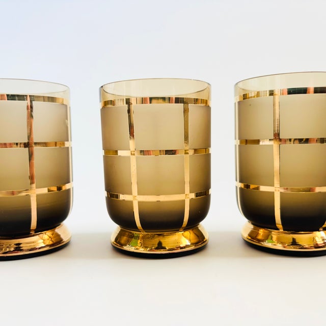 Gold Grid Smoke Glass Cordials - Set of 4 For Sale In San Francisco - Image 6 of 9