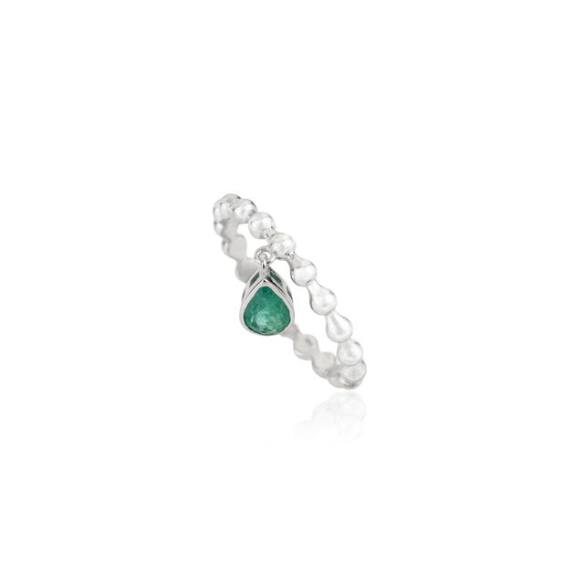 Contemporary Emerald Beaded Charm Band Ring Size 5.5 in 14k White Gold For Sale - Image 4 of 16