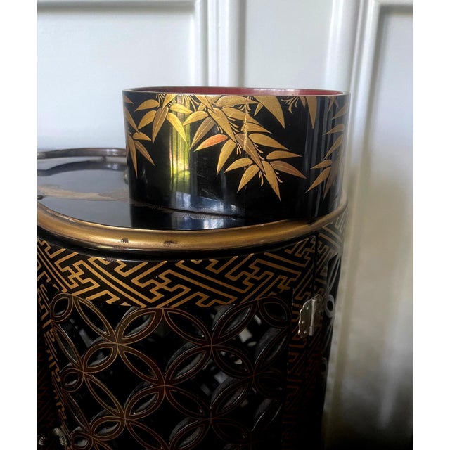 Japanese Maki-e Lacquer Portable Sagejubako Theme of Three Winter Friends For Sale - Image 14 of 18