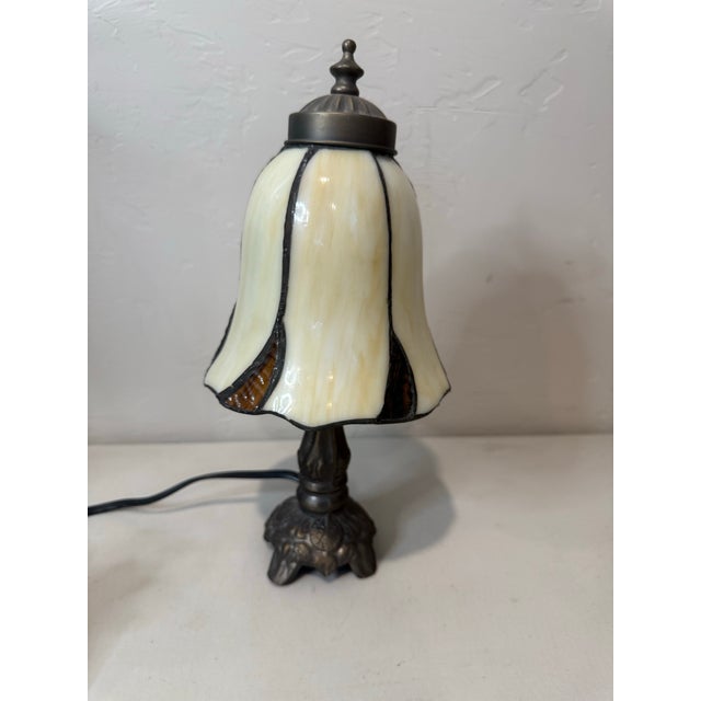 Vintage Slag Glass Tulip Lamp Brass Base Cream Tiffany Style ~13" T Stained Glass Accent Lamp For Sale - Image 4 of 12