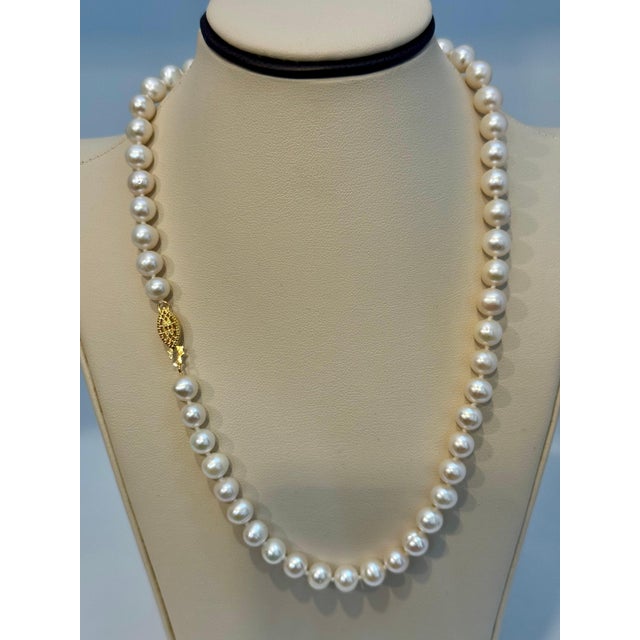 Vintage Cultured Akoya Pearl Necklace Length 18" , 14 Karat Yellow Gold For Sale - Image 4 of 18