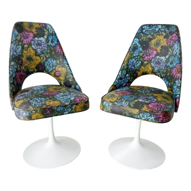 Vintage Mid-Century Modern Tulip Swivel Chairs – Pair With Original Floral Vinyl Upholstery, 1970s For Sale