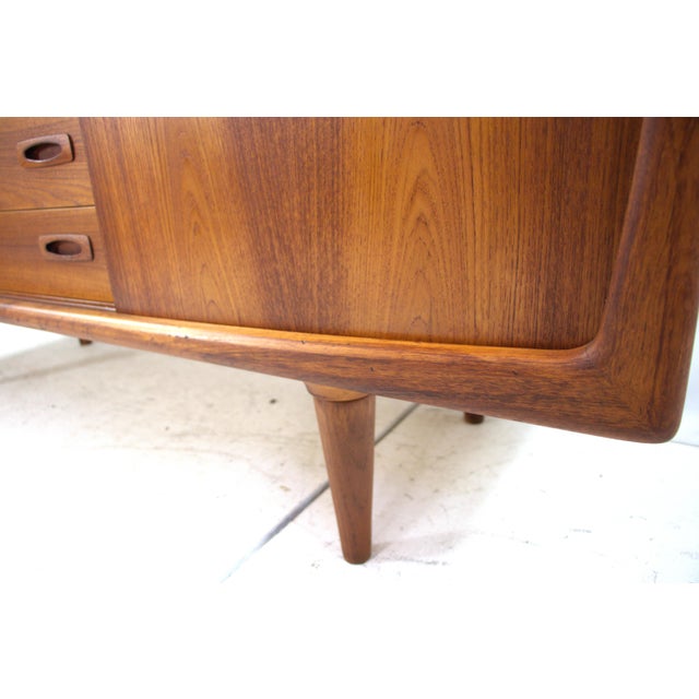 Brown h.p. Hansen Teak Credenza With Hutch For Sale - Image 8 of 16