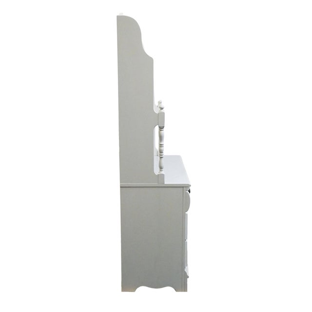 Lexington Furniture Off White Painted Traditional Victorian Style 44" Student Desk W. Bookcase Hutch 509-534 / 509-541 For Sale - Image 11 of 13