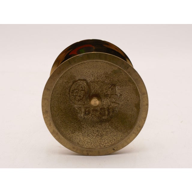 Metal Virginia Metalcrafters Small Brass Colonial Williamsburg Cw 16-39 Candlestick With Globe For Sale - Image 7 of 12